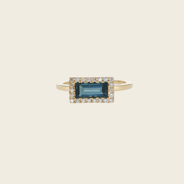 Geelgouden ring met blauwe topaas en diamanten