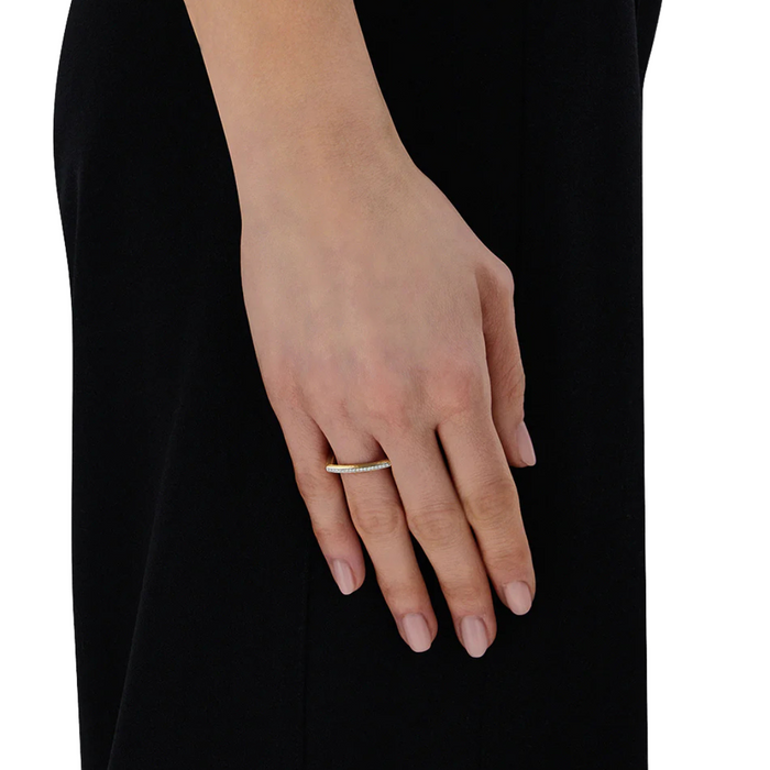 Nanis ring in geelgoud met diamant pavé
