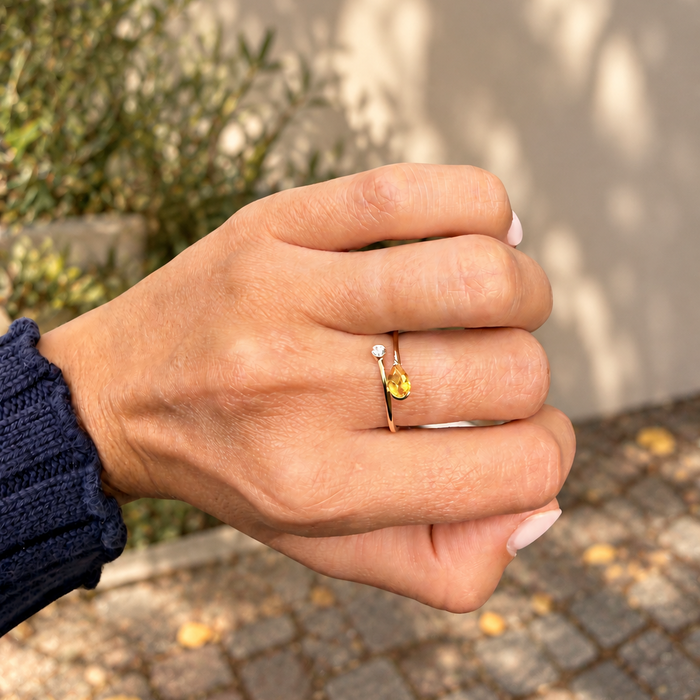 Geelgouden ring met gele saffier en diamant