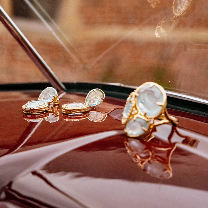 Gouden oorhangers met aquamarijn en diamanten