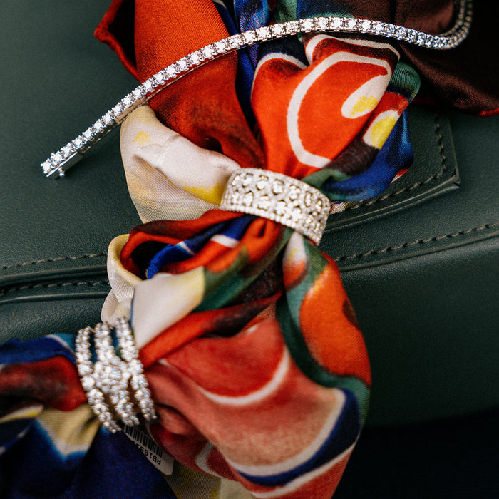 Witgouden ring met drie rijtjes diamant