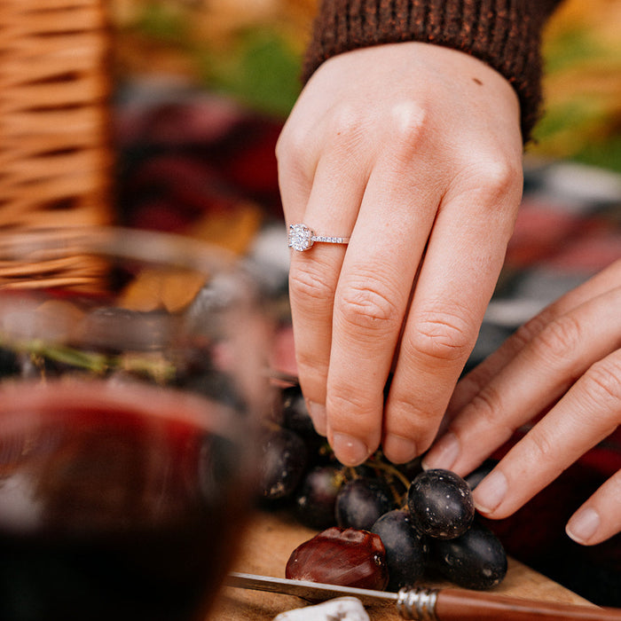 Diamanten halo-ring in witgoud