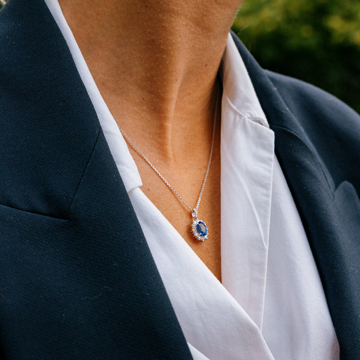 Tanzaniet hanger in ovaal slijpsel