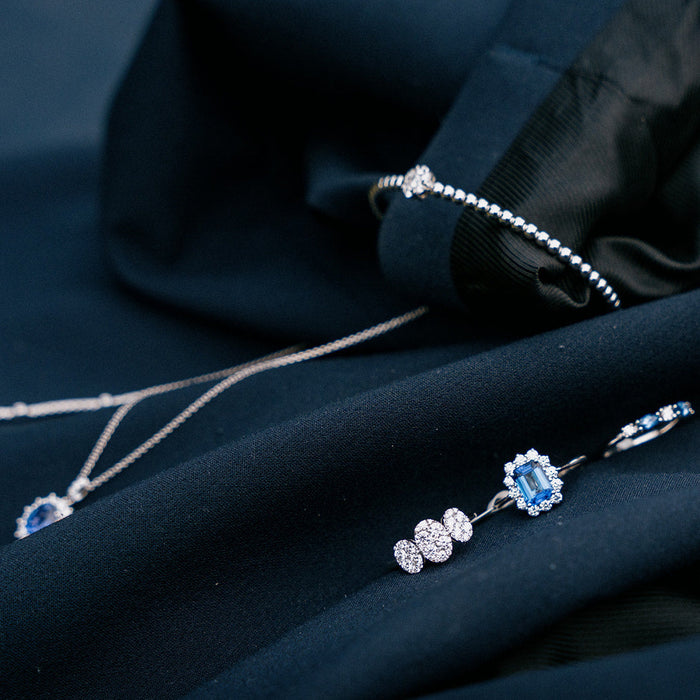 Tanzaniet ring in witgoud met emerald cut