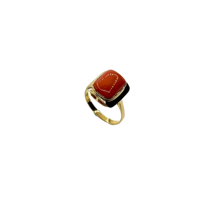 Ring in 18kt geel goud met bloedkoraal
