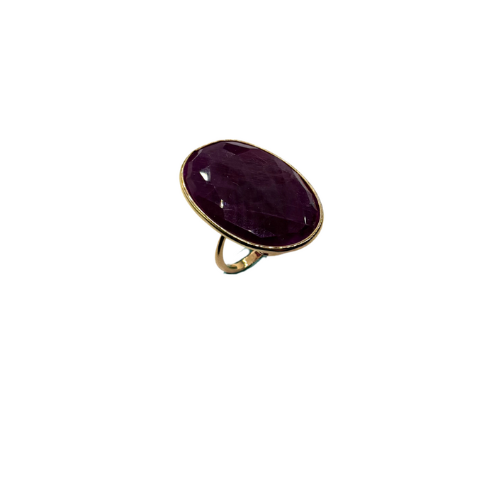 Roosgouden ring met grote ovale robijn