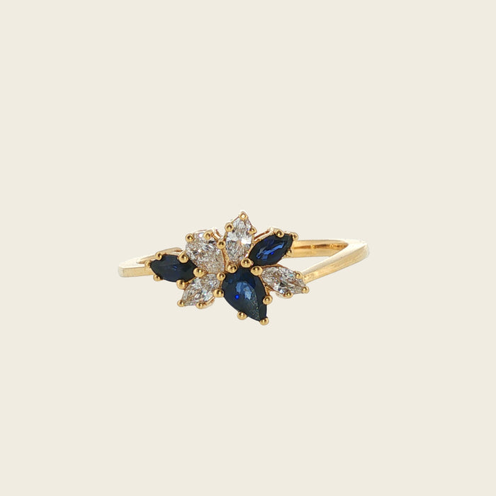 Ring met blauwe saffier in peer- en markiesvorm & briljant