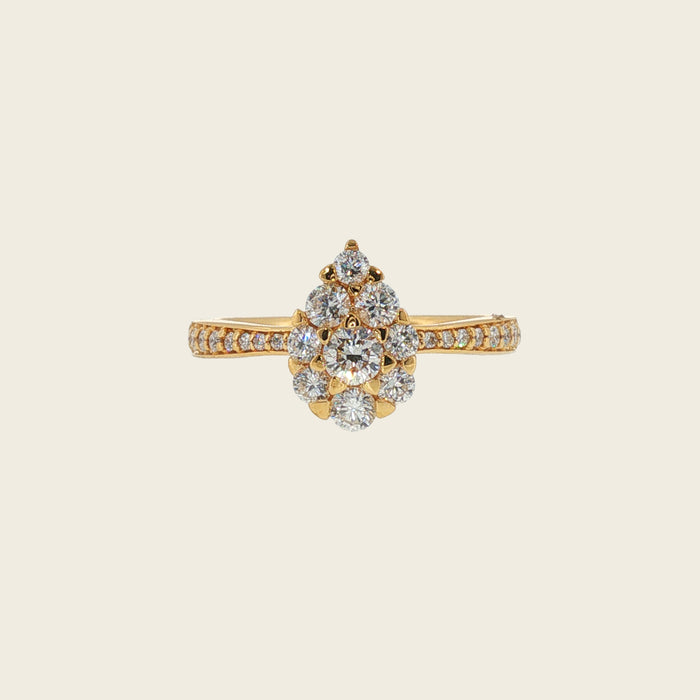 Geelgouden ring met bloemencluster diamant