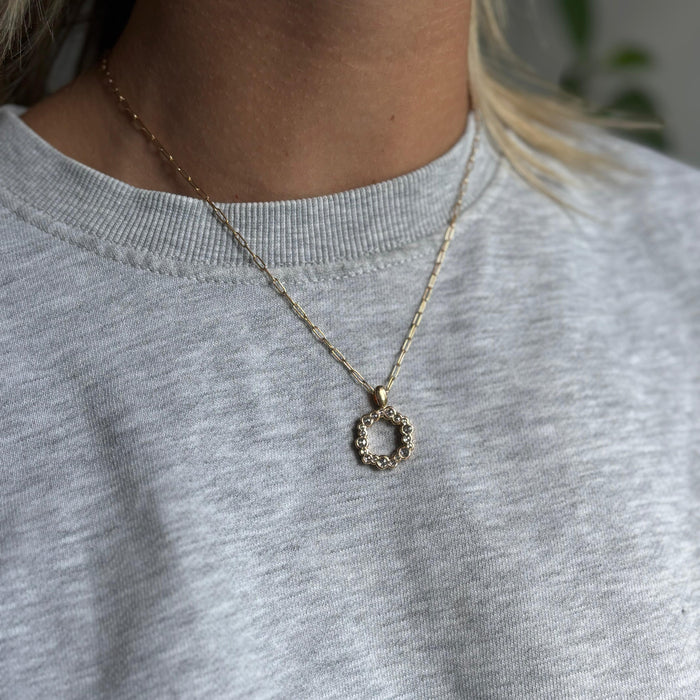 Roosgouden hanger met organische ronde vorm, bezet met briljant – 18kt