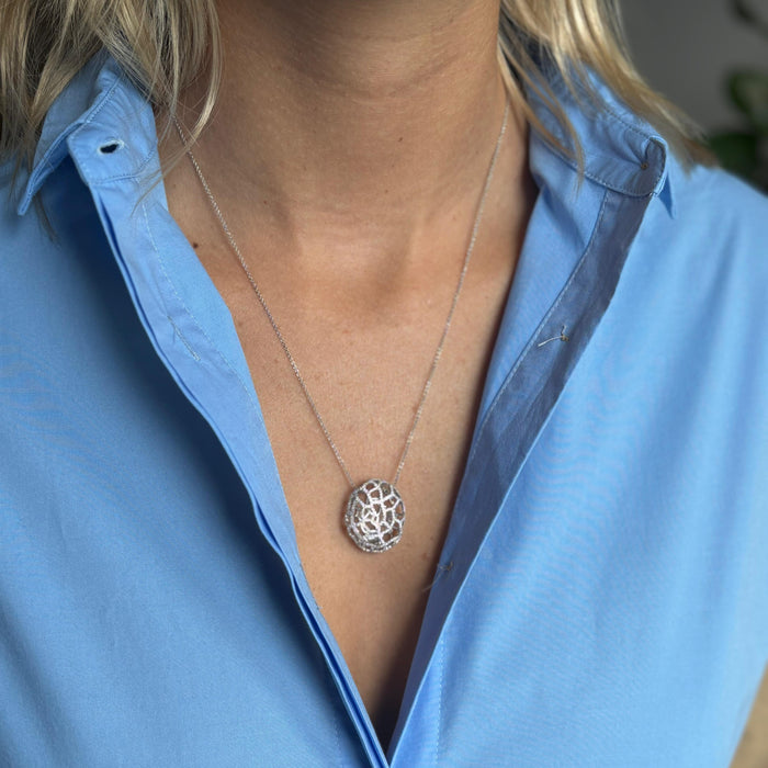 Ketting in witgoud met hanger in giraffeprint en diamanten – 18kt