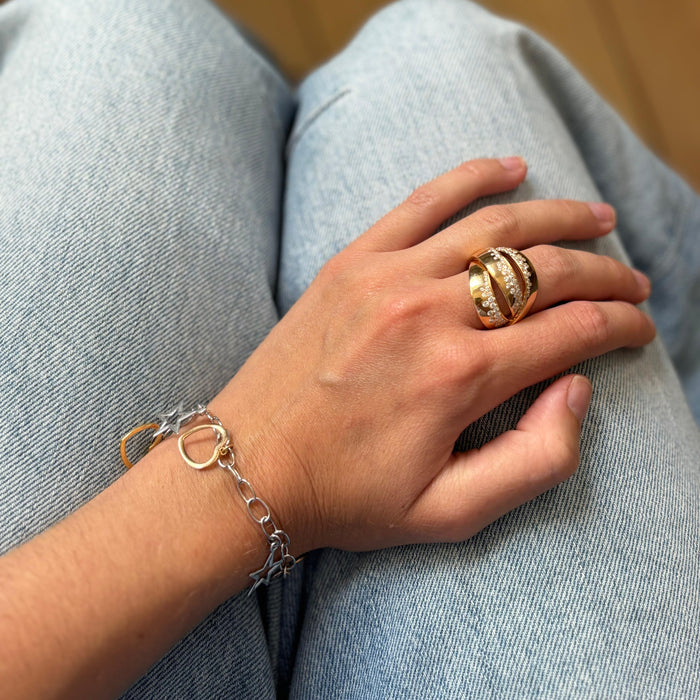 Armband in roos- en witgoud met bedels