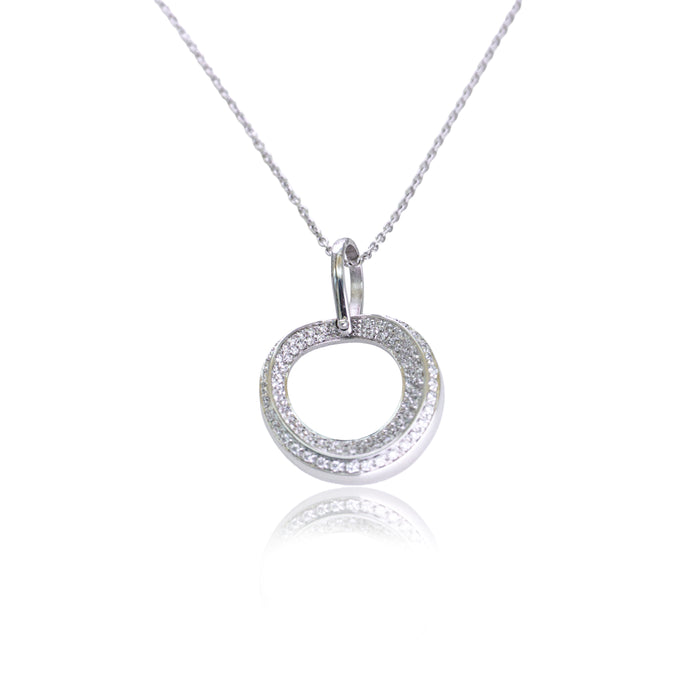 Witgouden hanger met cirkelvormig design en pavé gezette diamanten