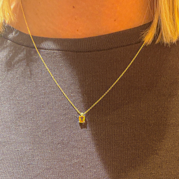 Madeira-citrien hanger in geelgoud