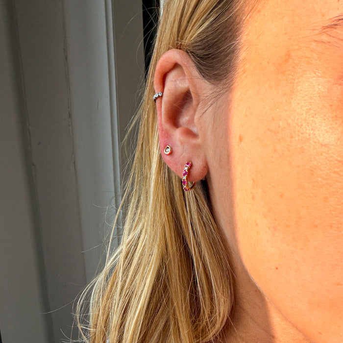 Oorstekers met briljant in druppelzetting